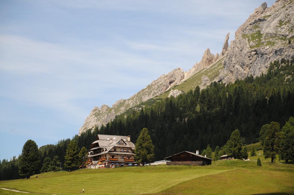 Hotel Hohe Gaisl à Braies  Extérieur photo